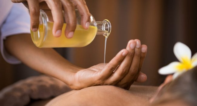 massage-oil-at-spa-1536x1020